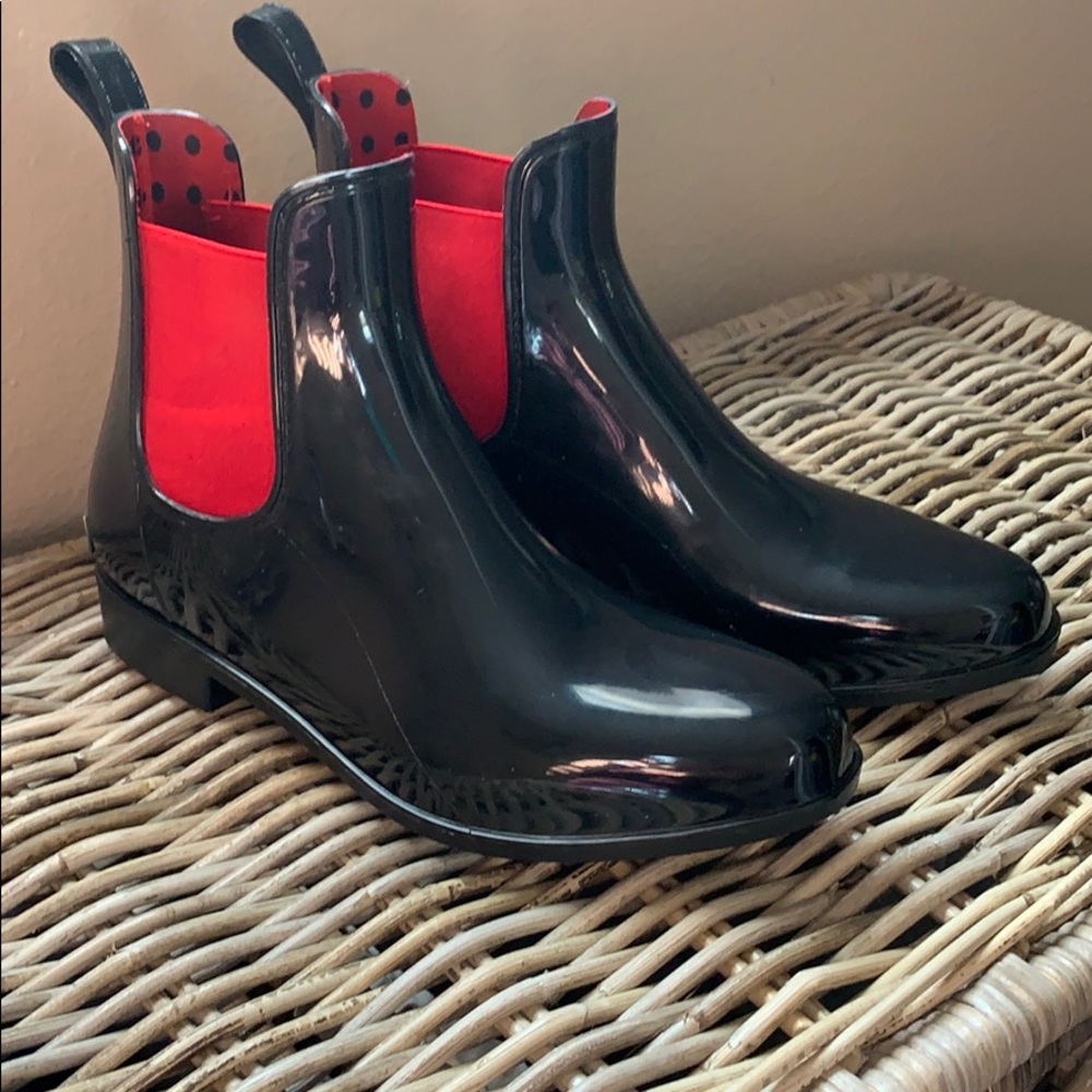 Women’s Ralph Lauren Black Patent Rain boots sz 9